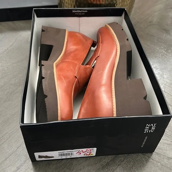 NATURALIZER Darry Lug Sole Loafers - Picture 2 of 11